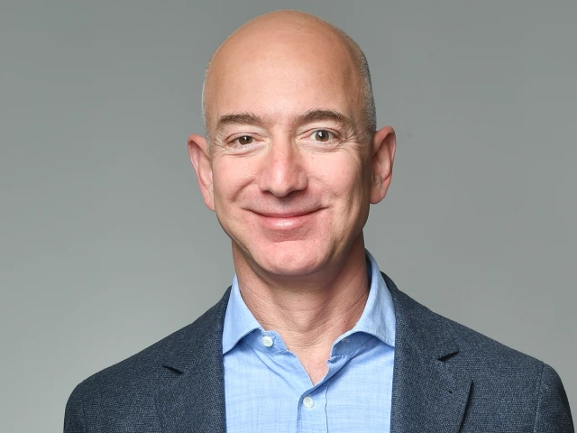Jeff Bezos' Blue Origin Races China to Shackleton Crater